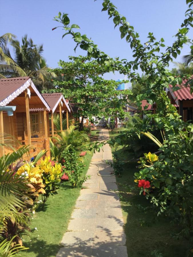 Happy Shack Beach And Wooden Huts Колва Экстерьер фото