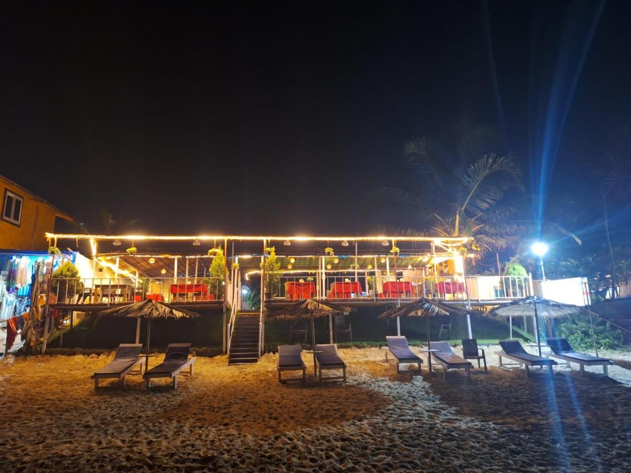 Happy Shack Beach And Wooden Huts Колва Экстерьер фото