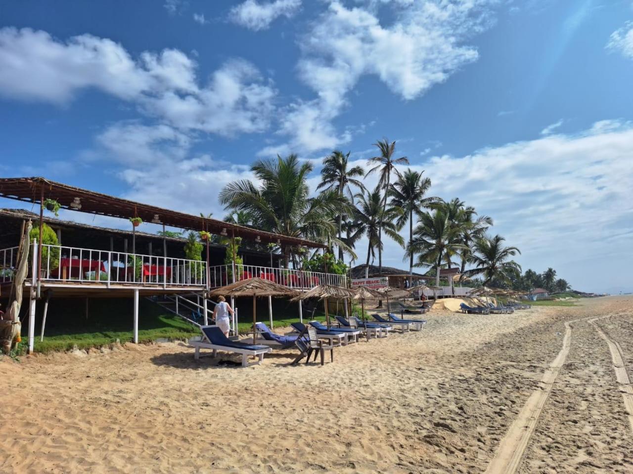 Happy Shack Beach And Wooden Huts Колва Экстерьер фото